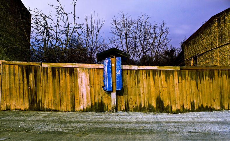 photo "Old mailbox" tags: city, misc., 