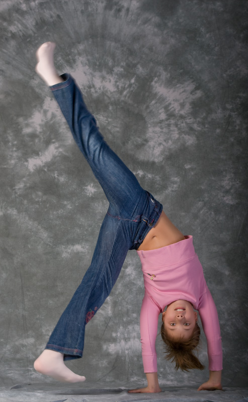 photo "Acrobatics" tags: portrait, children