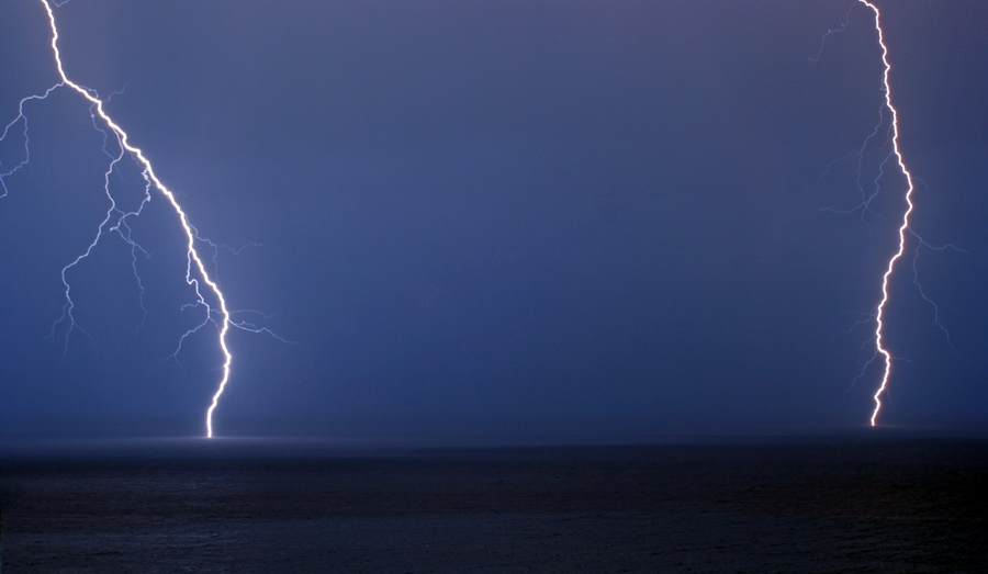 photo "Lightning..." tags: landscape, night