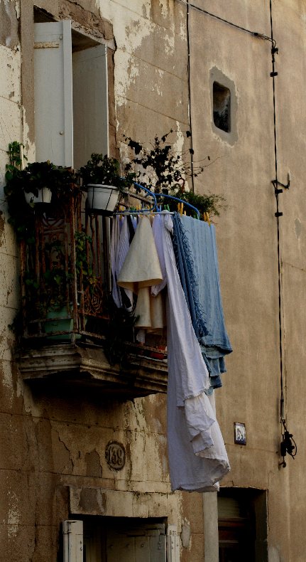 photo "a balcony" tags: architecture, landscape, 