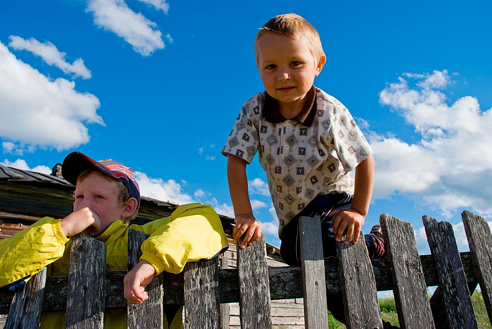 photo "bros" tags: portrait, reporting, children