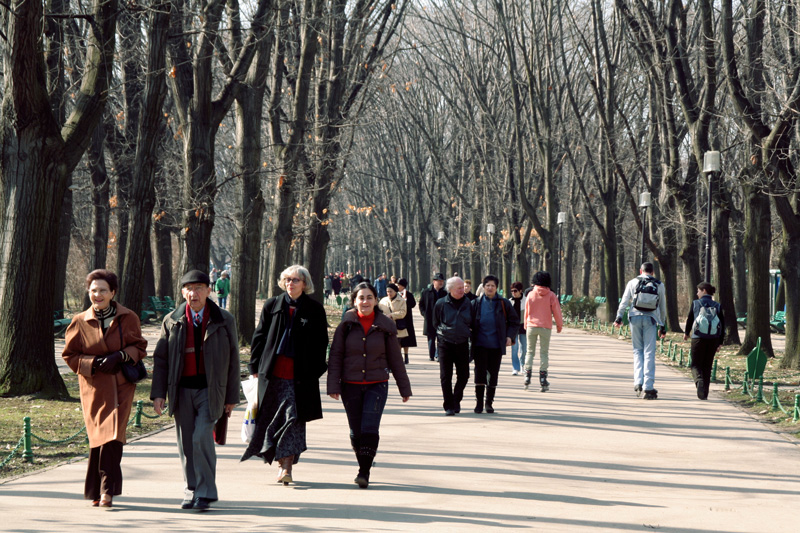 photo "The first day of Spring" tags: landscape, reporting, Bucharest, parc, people, spring, walk