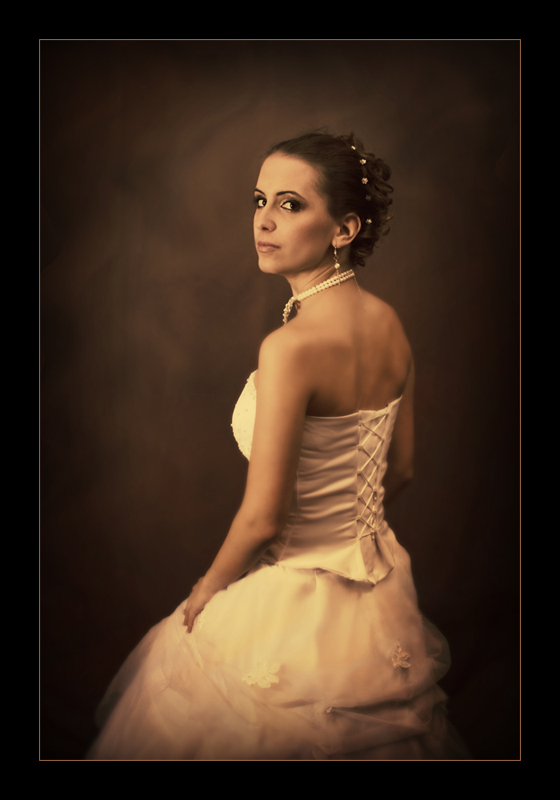 photo "Lady in white" tags: portrait, woman
