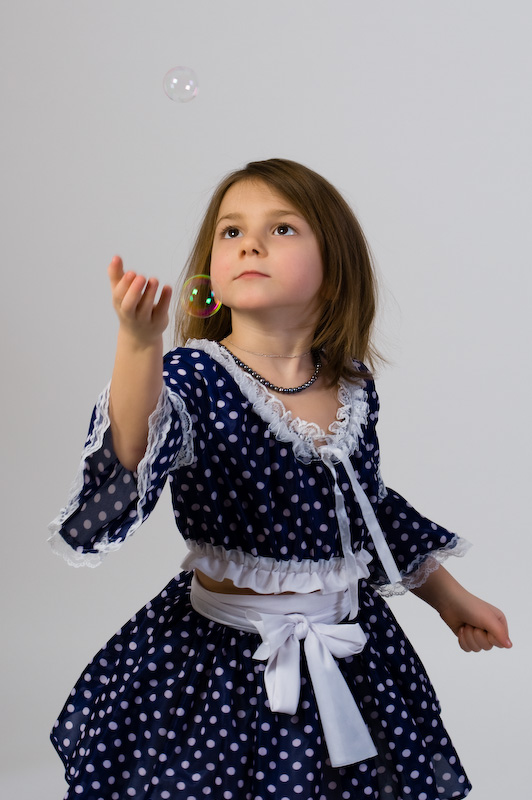 фото "Игра с воздушными пузырями" метки: портрет, дети