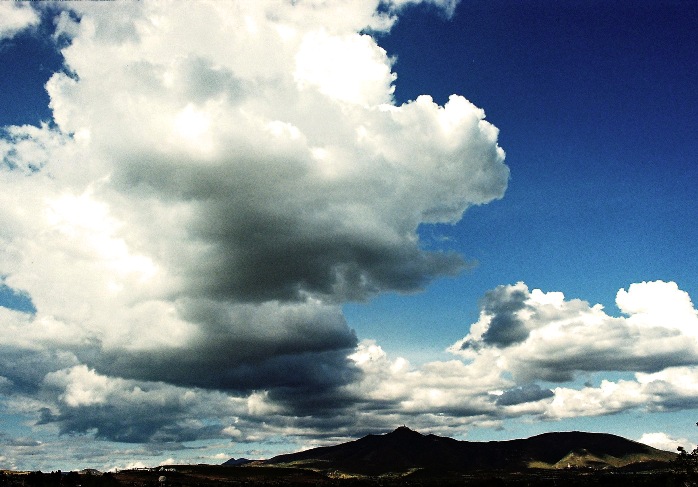 photo "Smoker" tags: landscape, clouds, mountains