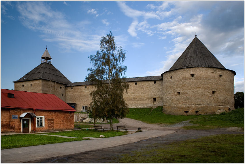 photo "Fortress Old Ladoga" tags: architecture, travel, landscape, Europe