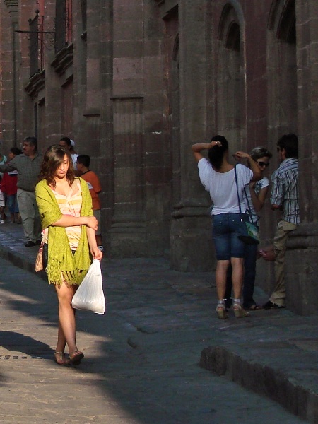 photo "The way of light" tags: portrait, city, woman