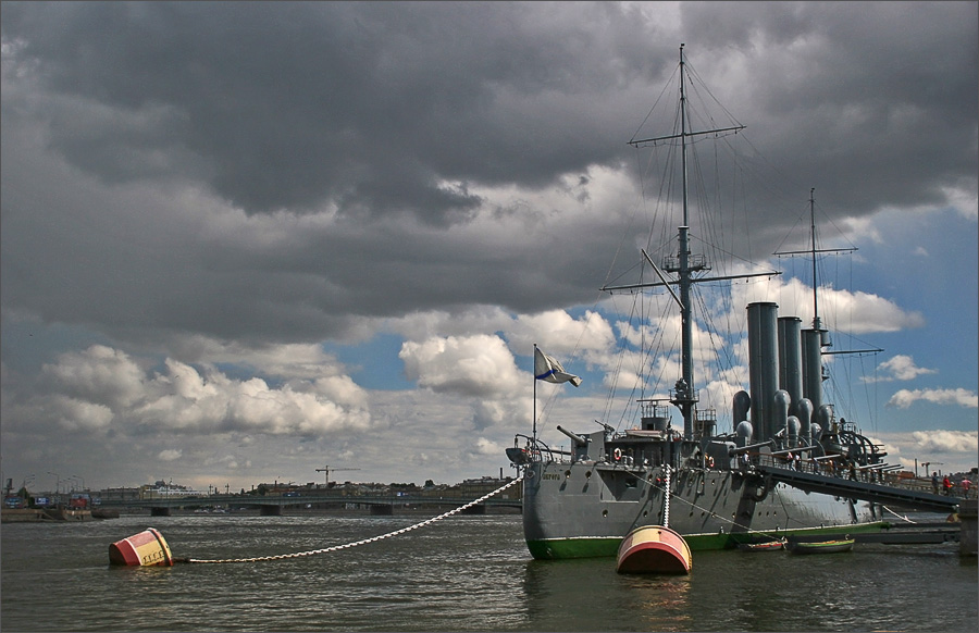 photo "clouds over the city rose up .." tags: city, 
