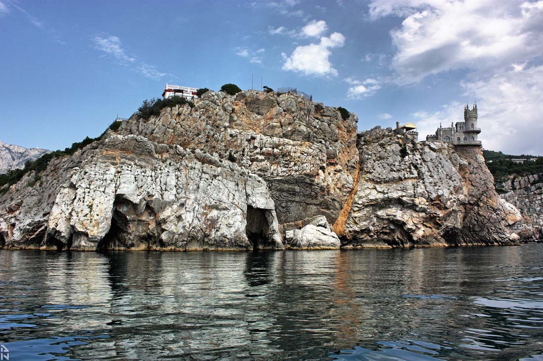 фото "Ласточкино гнездо" метки: пейзаж, Крым, вода, горы, море, отражения
