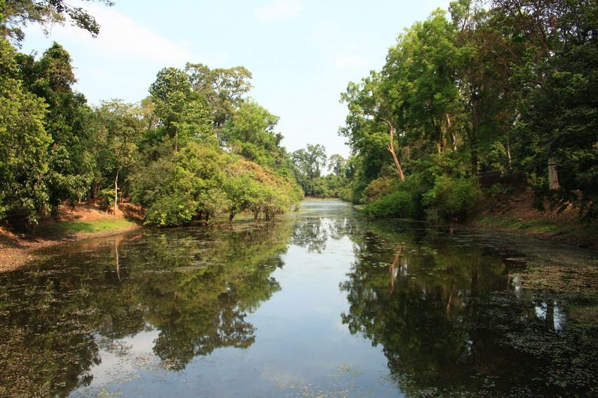 фото "река Сиен Риеп , сквозь Анкор Том" метки: пейзаж, вода