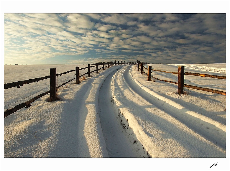 фото "Between fences" метки: пейзаж, зима
