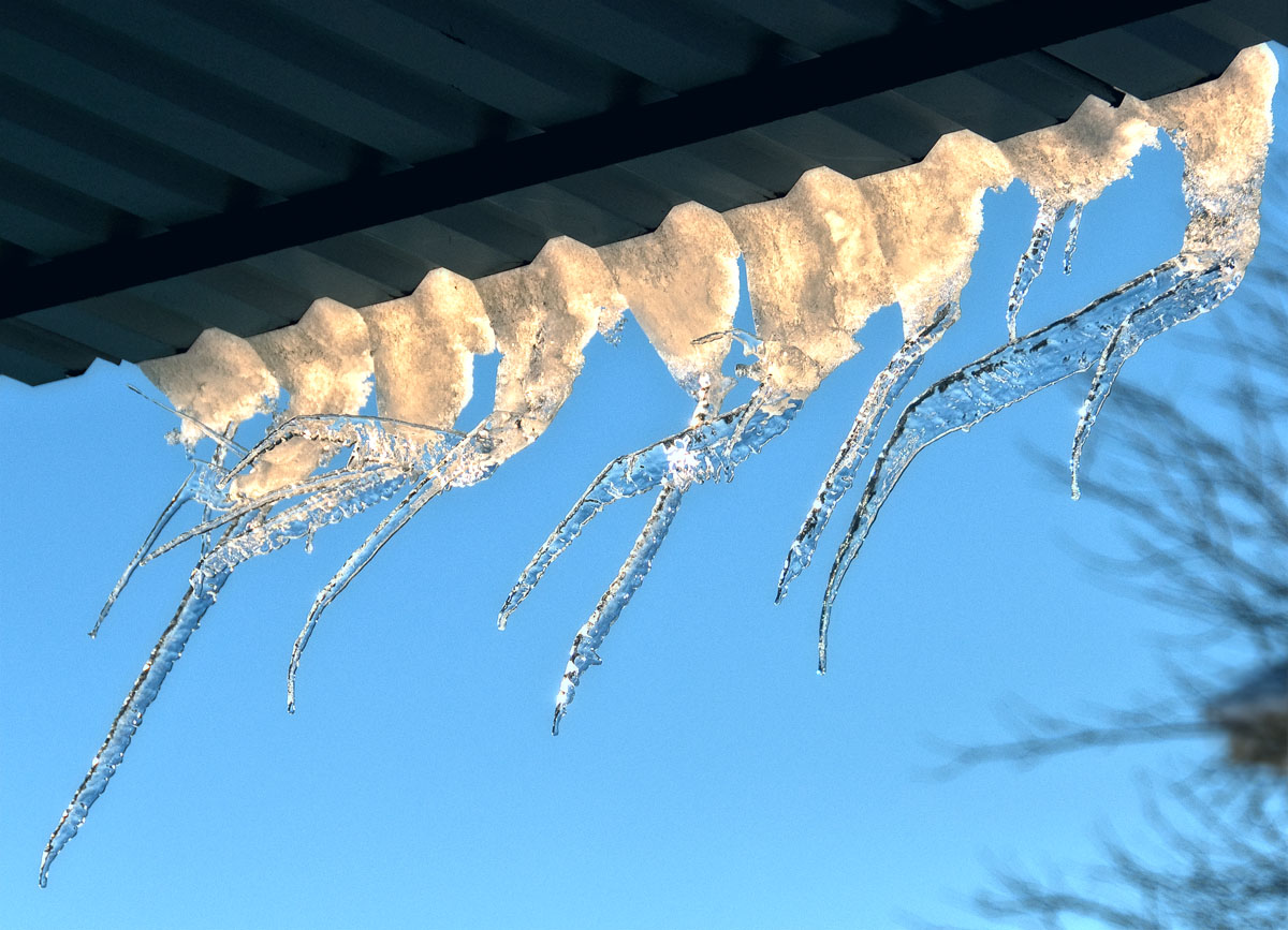 photo "Here even the icicles curves ..." tags: landscape, winter