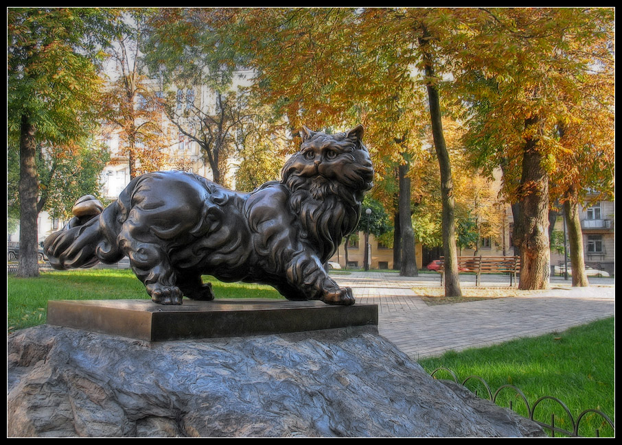 photo "Monument cat" tags: landscape, city, autumn