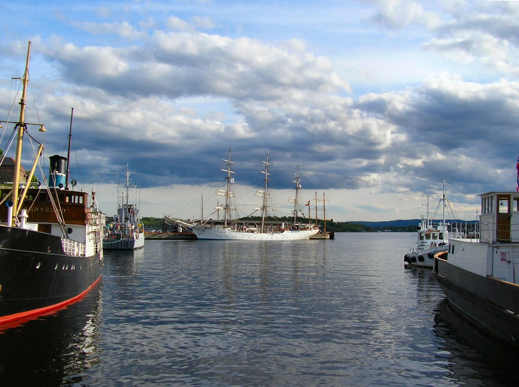 photo "In harbour" tags: landscape, travel, Europe