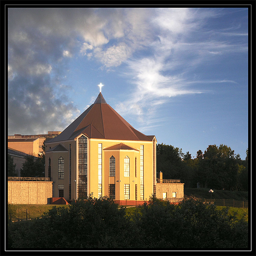 photo "The church" tags: city, architecture, landscape, 