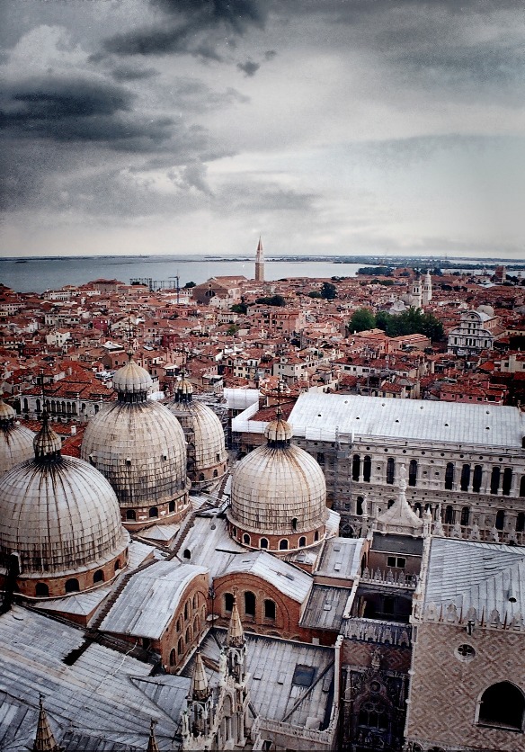 photo "Драма в Венеции - Предчувствие" tags: landscape, city, clouds