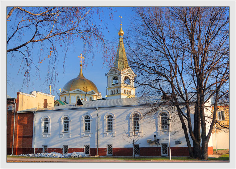 photo "Walk on square" tags: architecture, landscape, 