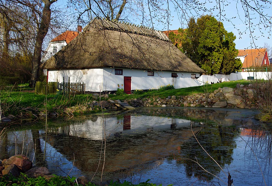 photo "Countryside chicken house..." tags: landscape, spring