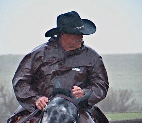 photo "Rainy Day Work" tags: portrait, man