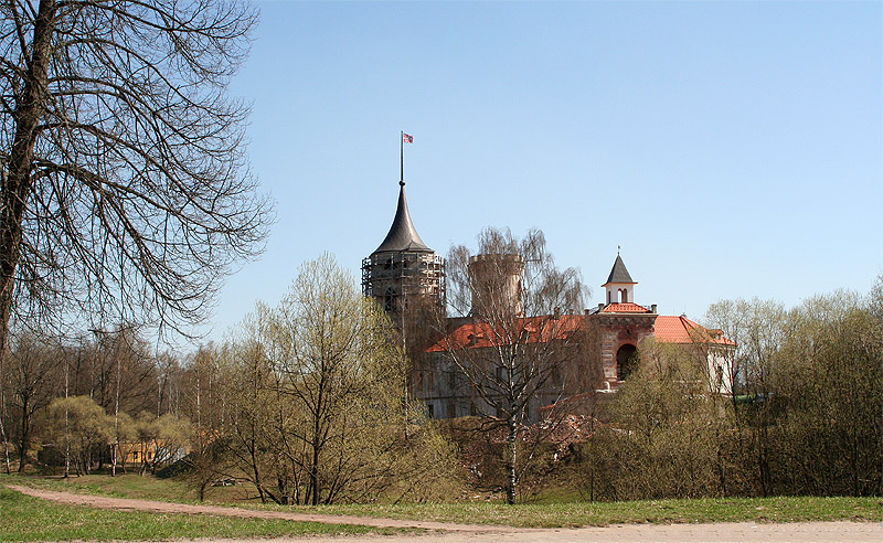 photo "An old castle" tags: architecture, landscape, spring