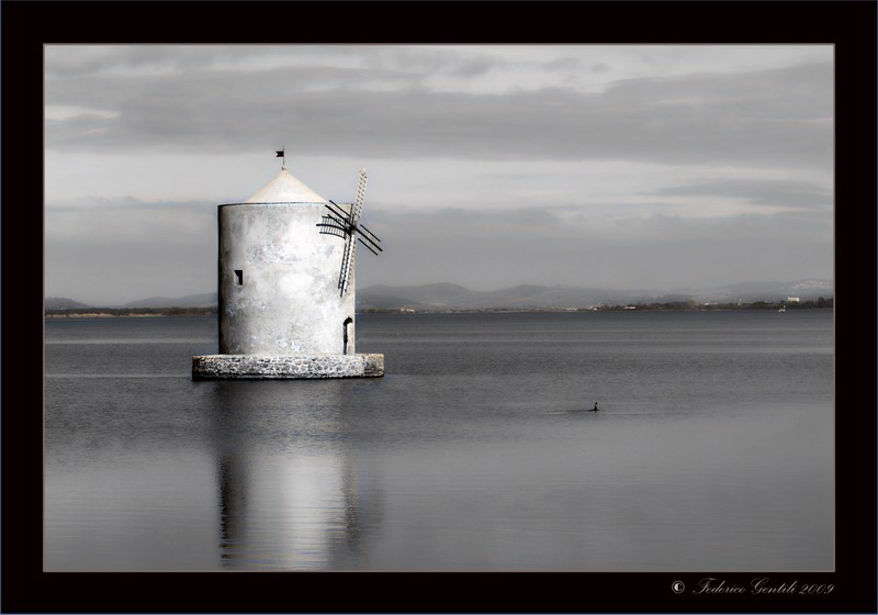 photo "The Spanish Windmill" tags: landscape, architecture, water