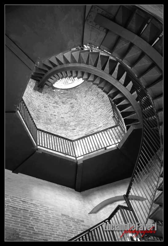 photo "Inside the Tower" tags: black&white, 