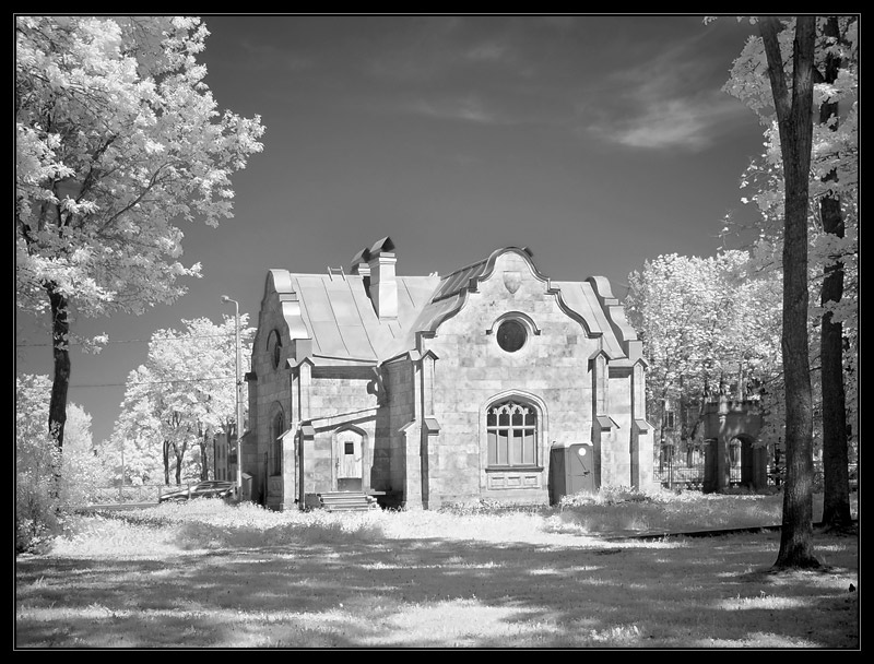 photo "In moonlight..." tags: architecture, landscape, infrared, summer
