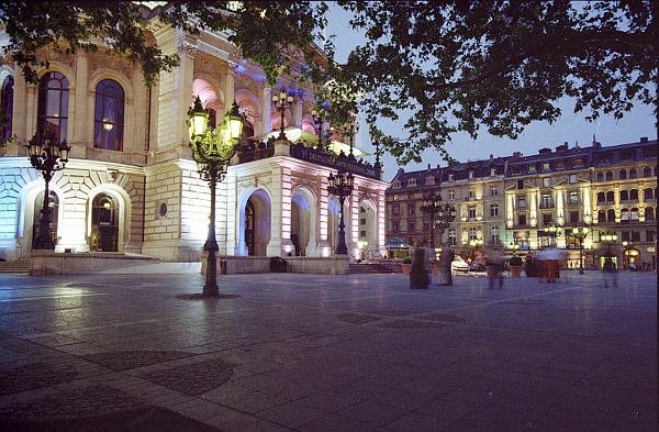 photo "Old Opera House" tags: architecture, travel, landscape, Europe