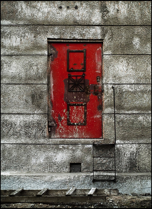 фото "маленькая гламурная дверь в стене" метки: фрагмент, разное, 