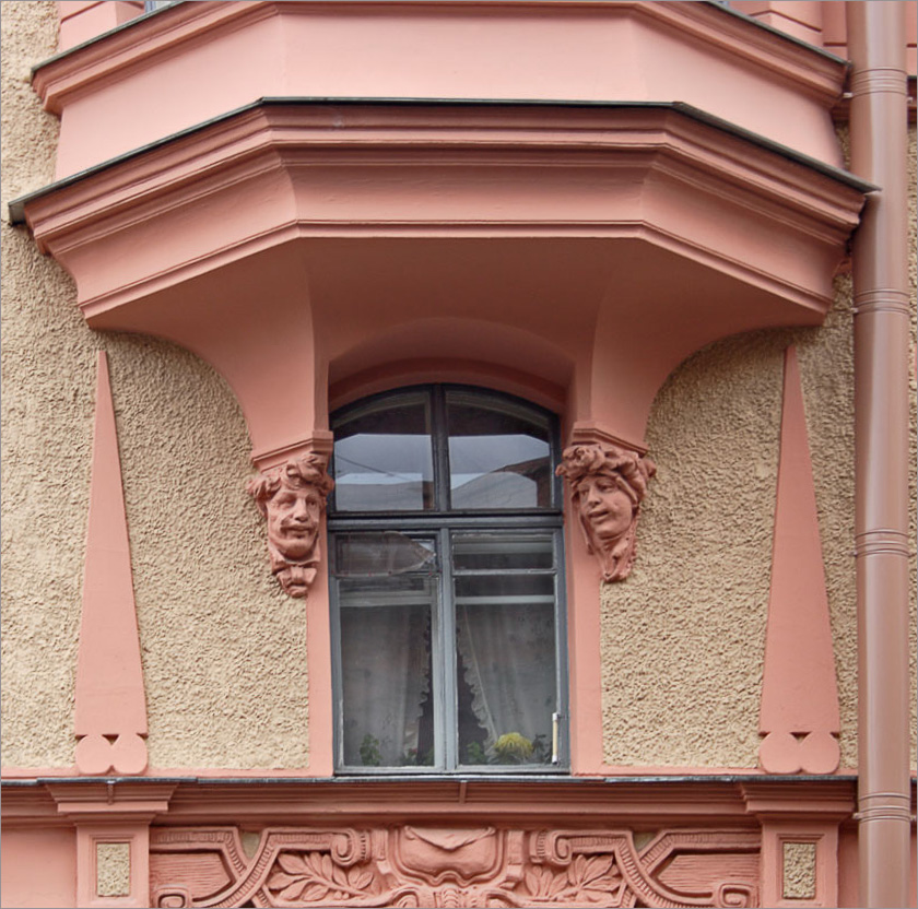 photo "window, under the supervision ))" tags: architecture, misc., landscape, 