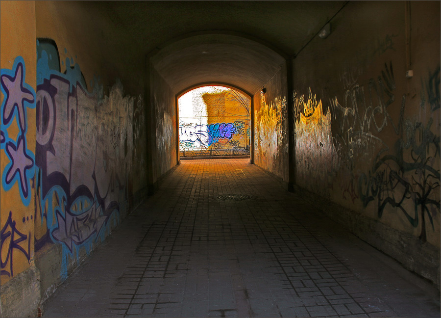 photo "arches all are" tags: architecture, misc., landscape, 
