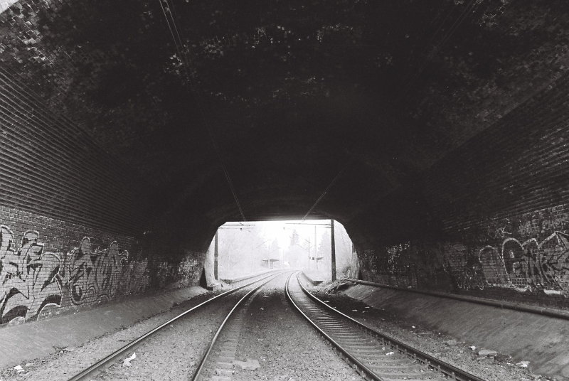 photo "tunel" tags: black&white, interior, 