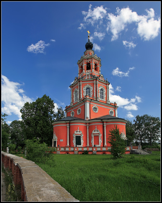 photo "Beautiful church. 17 Century" tags: architecture, landscape, summer