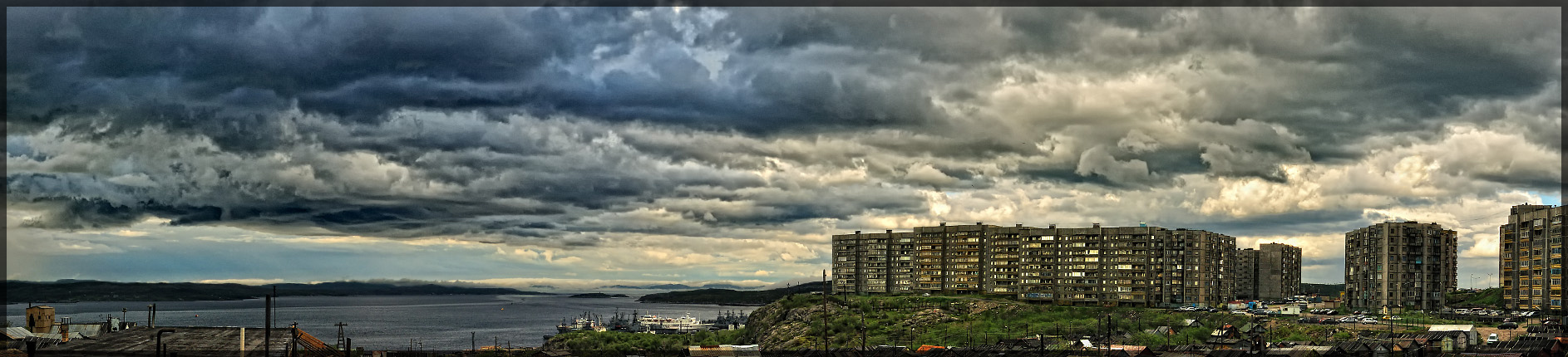 photo "...This darkness which came from the west covered the city..." tags: landscape, panoramic, clouds