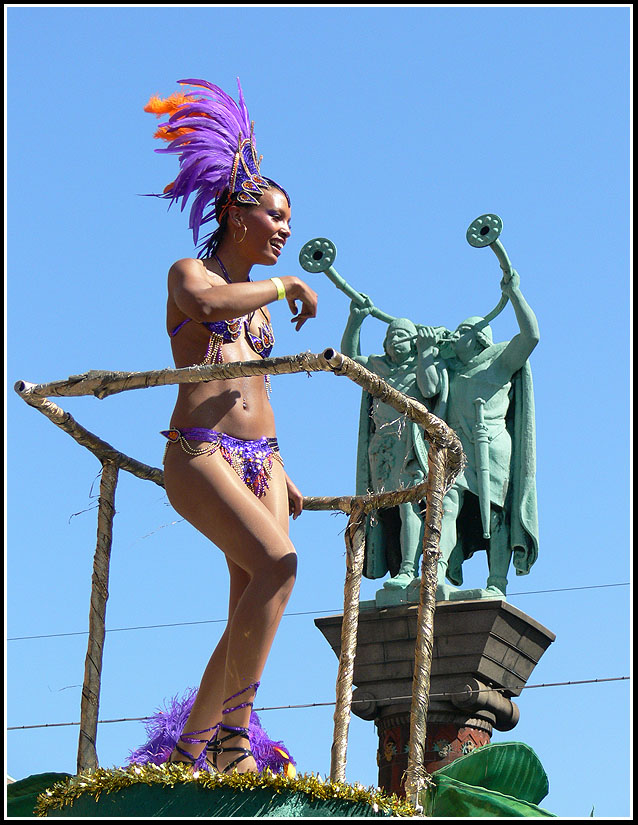 photo "Copenhagen Carnival" tags: reporting, portrait, woman