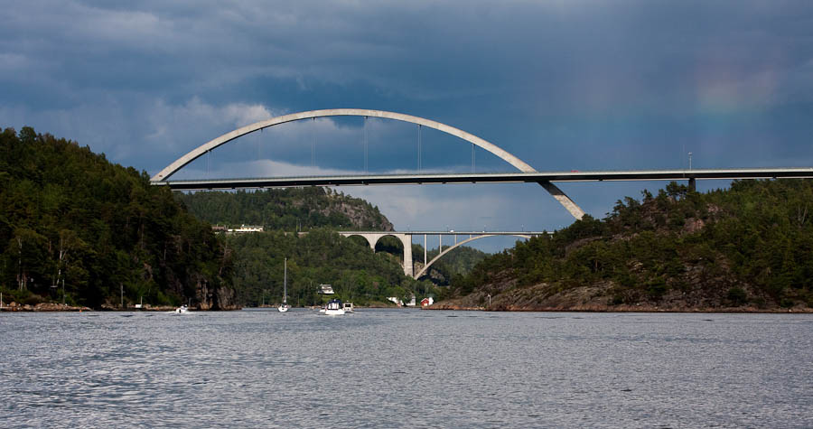 photo "The Bridge" tags: architecture, landscape, 