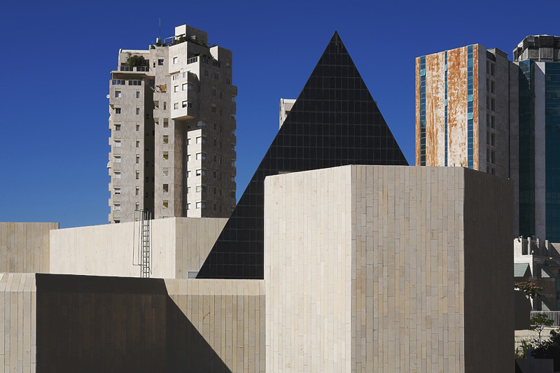 photo "Black triangle" tags: architecture, landscape, 