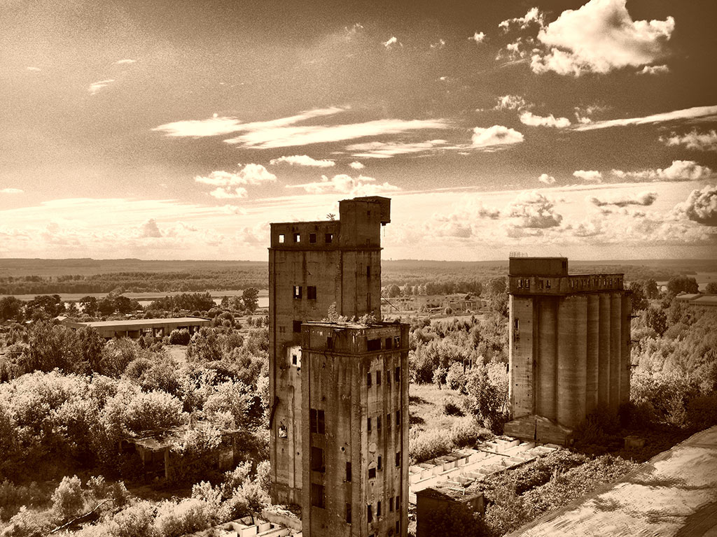 photo "Fallout" tags: architecture, black&white, landscape, 