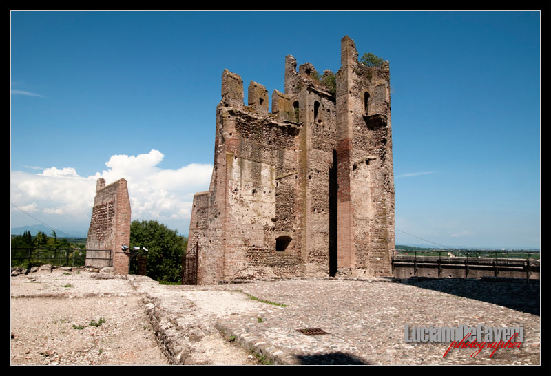 photo "The Valeggio manor" tags: reporting, 