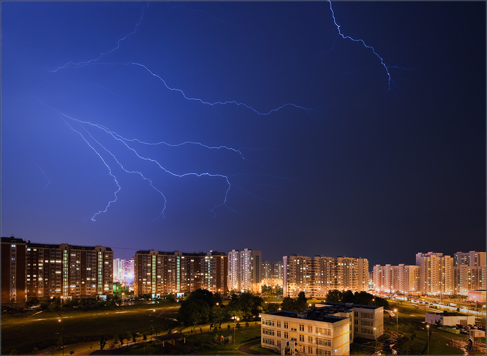 фото "Гроза над городом" метки: пейзаж, архитектура, ночь