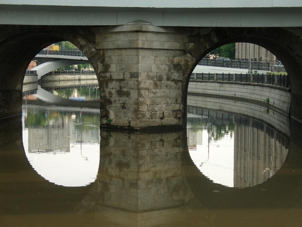 фото "Каменные глаза города" метки: пейзаж, вода