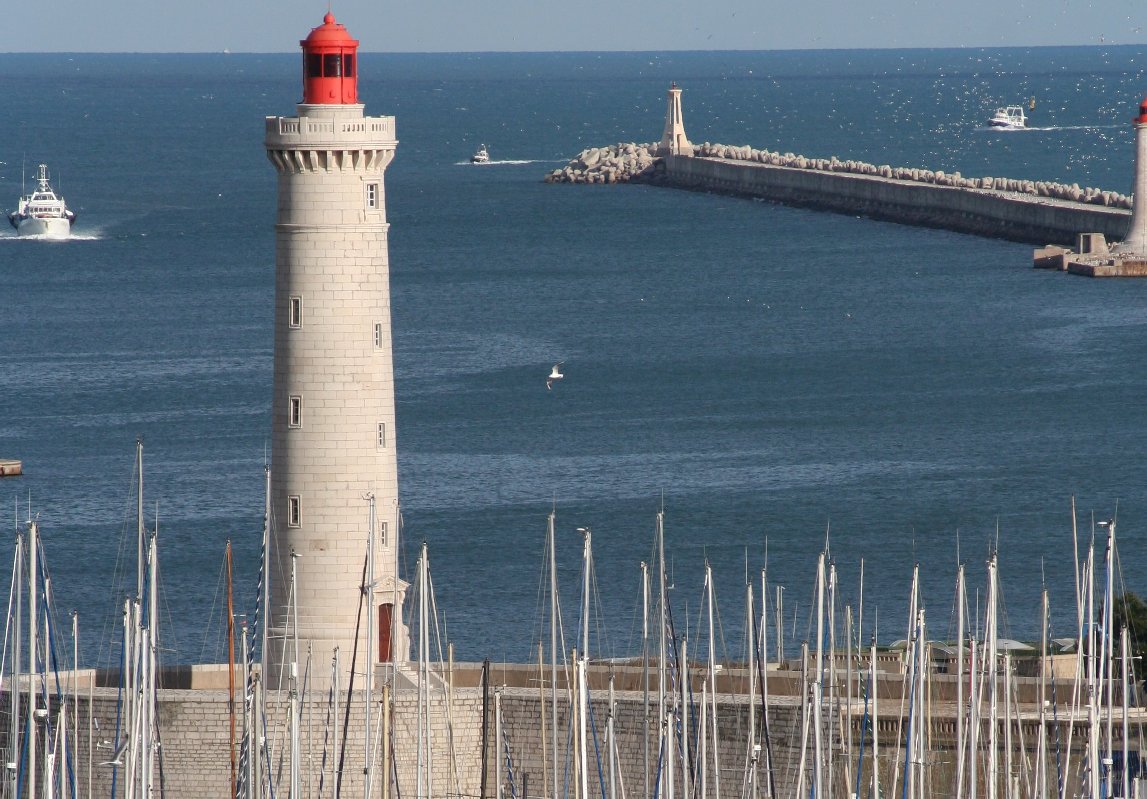 фото "watching the port" метки: , 