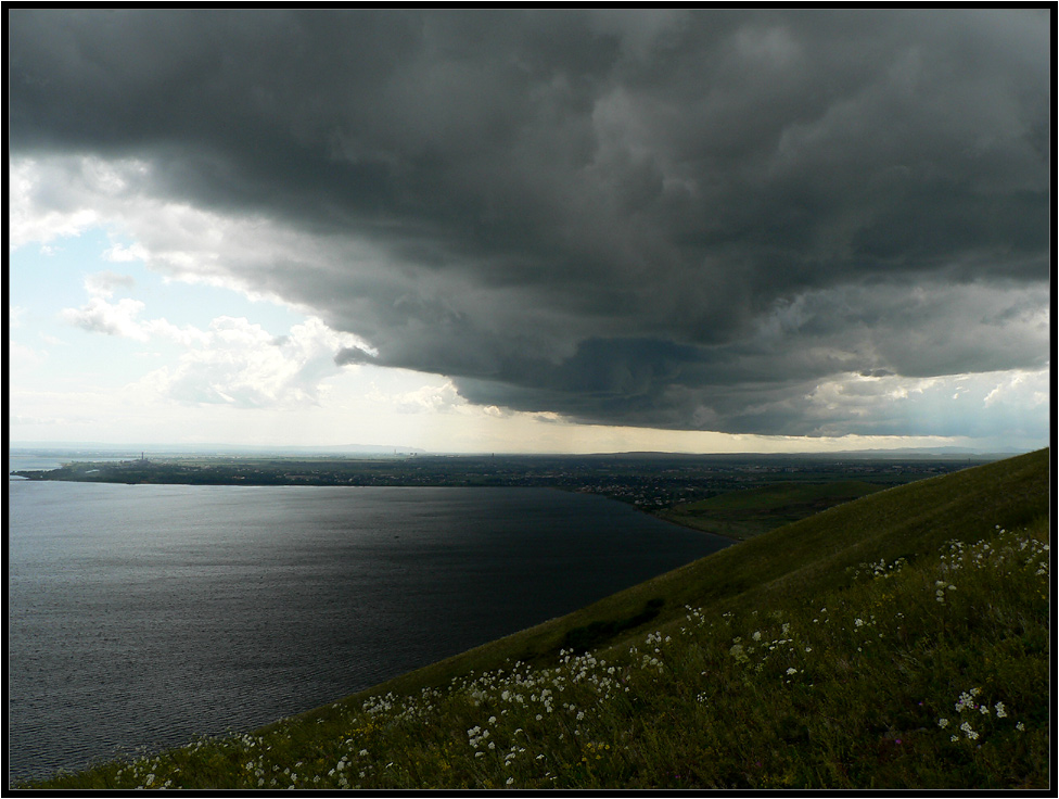 photo "imminent" tags: landscape, clouds, water