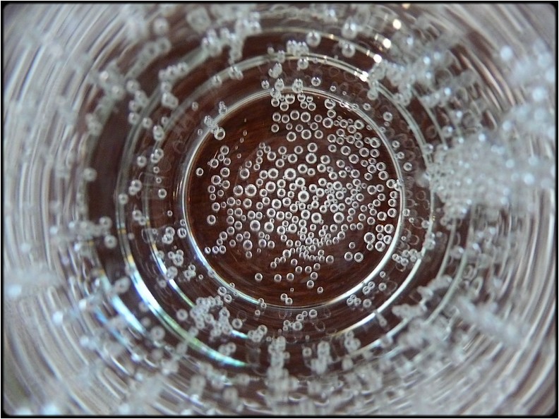 photo "bubbles radiating" tags: abstract, macro and close-up, 