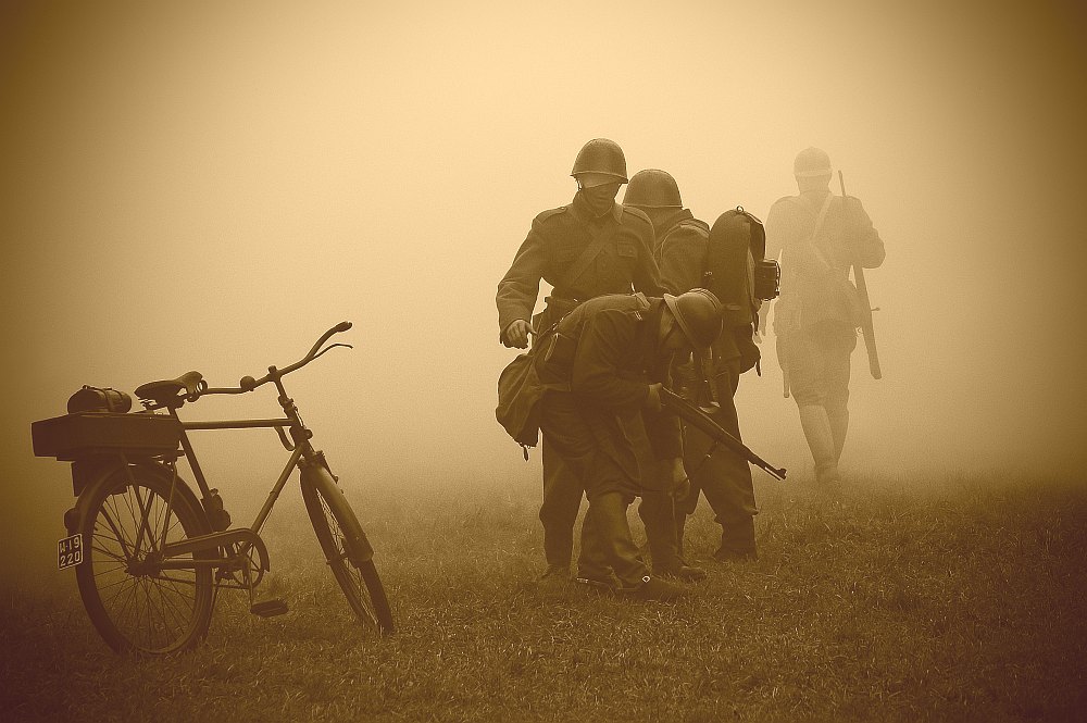 photo "THE FOG" tags: reporting, old-time, 