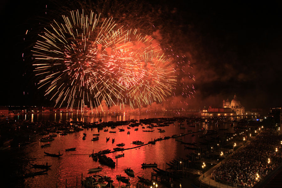 photo "Fireworks in Venice II" tags: travel, reporting, Europe