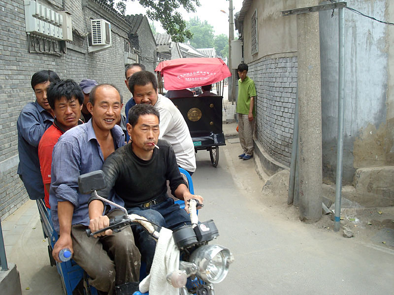 photo "People in the Hutong(bystreet)" tags: portrait, reporting, man