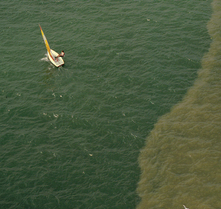 фото "ESCAPING POLLUTION" метки: пейзаж, спорт, вода