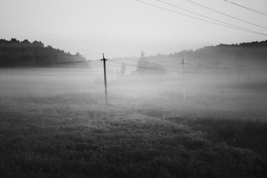 фото "*** (утренняя туманная со столбами и проводами)" метки: пейзаж, черно-белые, 