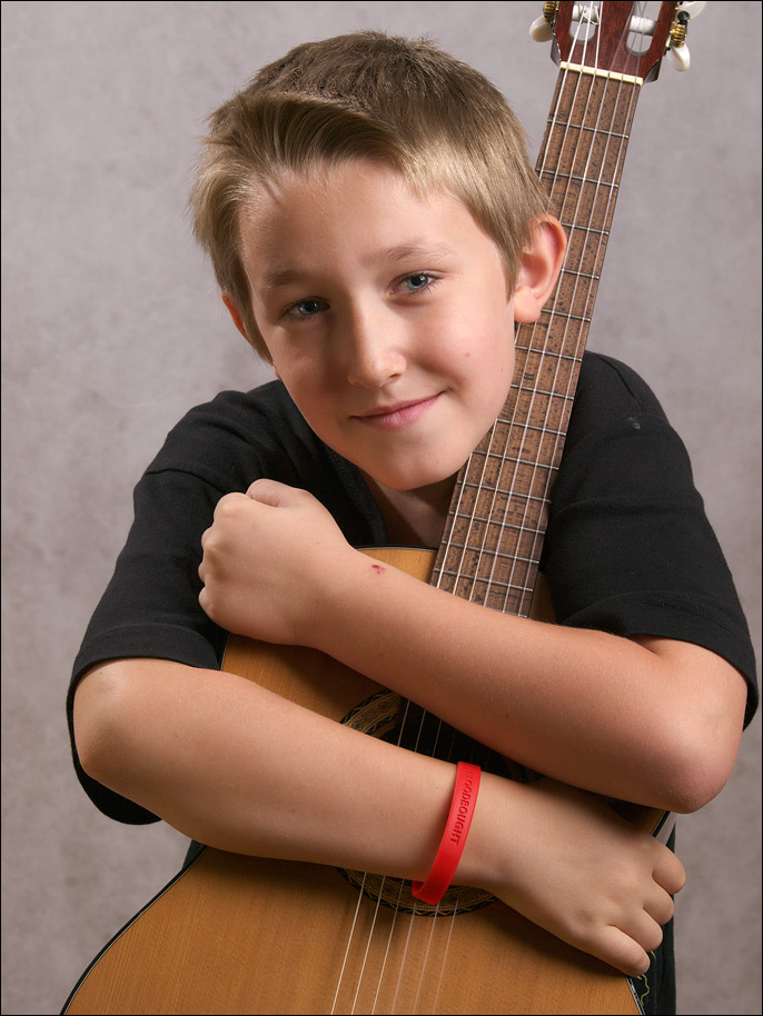 photo "Guitar&Tenderness..." tags: portrait, children